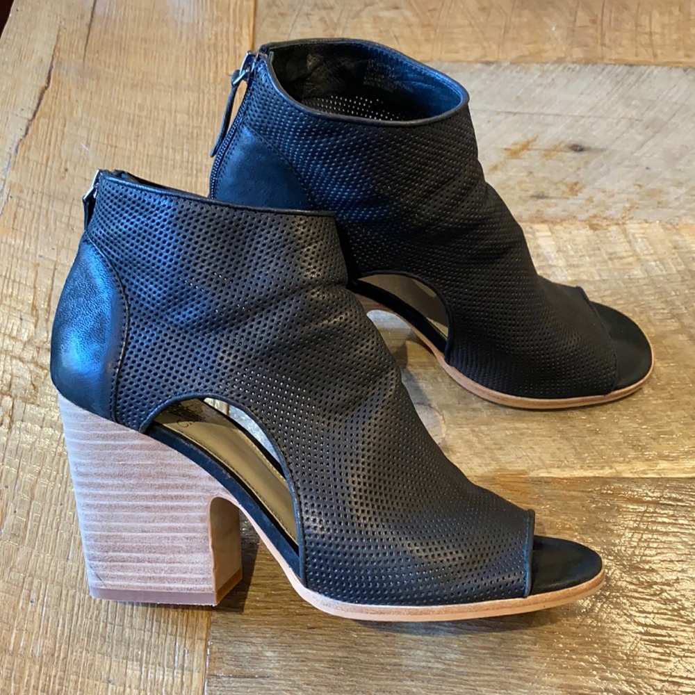 Vince Camino Bevina Black suede leather laser cut out open toe booties 9 1/2M